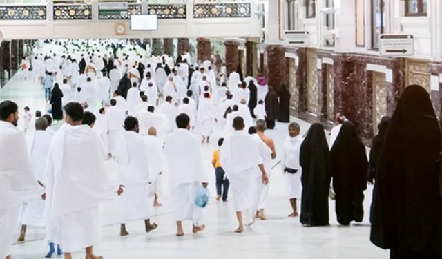 الأوقاف تدعو المعتمرين للتأكد من صدور التأشيرة واستكمال المتطلبات قبل السفر