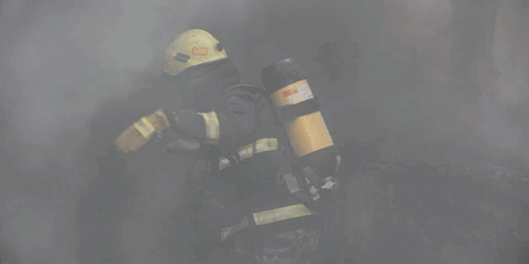 وفاة طفلين و3 إصابات من عائلة واحدة بحريق منزل في عمان