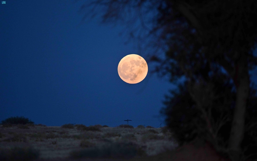 اقتران القمر بالثريا يُزيّن سماء الأردن والمنطقة ليلة الثلاثاء