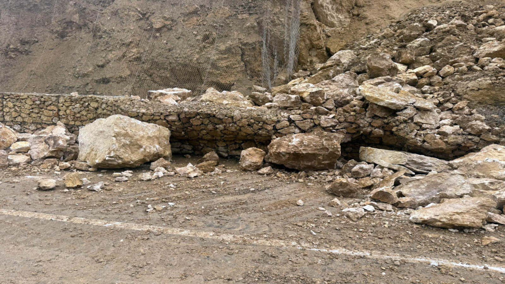 إغلاق طريق الموجب احترازيا بسبب الظروف الجوية