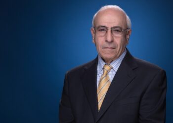 المومني ينعى أيقونة الإعلام جميل عازر.. ويستذكر مسيرته المهنية المؤثرة