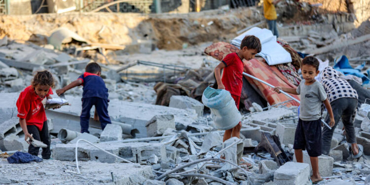 مسؤول أممي: غزة لديها أكثر من 60 مليون طن من الأنقاض