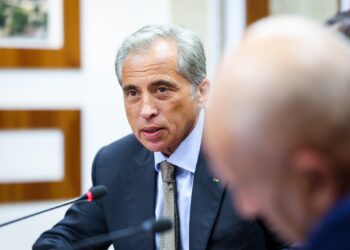 رئيس الوزراء يوجه بتطبيق الدفع الإلكتروني للمطالبات المالية الحكومية في 2026