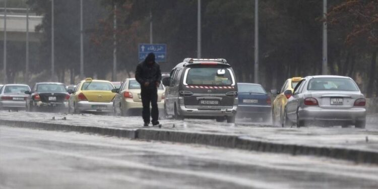الأمن يحذر من الأحوال الجوية السائدة ويقدم إرشادات للسلامة العامة