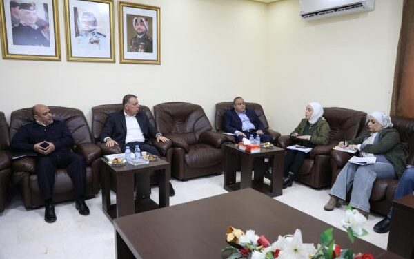 الفراية في مركز حدود العمري ويتابع تسهيل حركة المسافرين