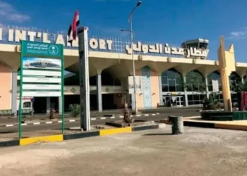 الحكومة اليمنية تُصعّد مع الإمارات والانتقالي يرد بإغلاق مطار عدن