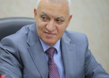 العموش يطالب رئيس الوزراء بالعودة إلى التعيين من مخزون ديوان الخدمة