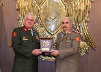 اللواء الحنيطي يلتقي حفتر في ليبيا
