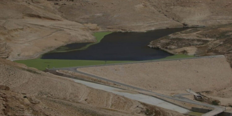 لأول مرة منذ تأسيسه..بدء فيضان سد زرقاء ماعين