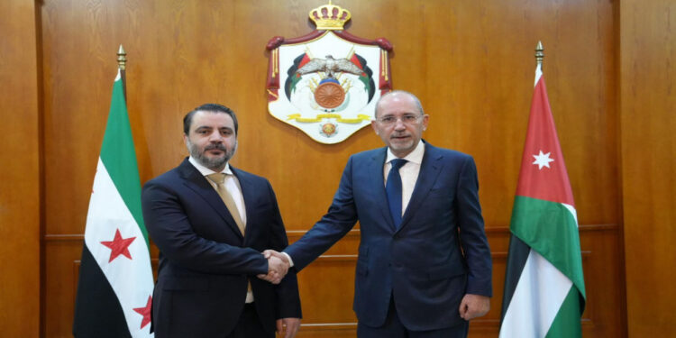 الصفدي يبحث هاتفيا مع نظيره السوري تطورات الأوضاع في سوريا