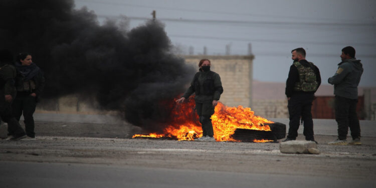 الجيش السوري يسيطر على الطبقة وسد الفرات ويبدأ عملية بدير الزور