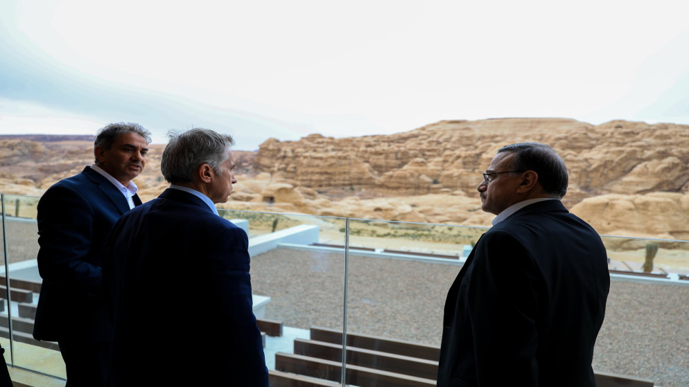 رئيس الوزراء يفتتح فندق كراون بلازا البترا المغلق منذ عام 2012