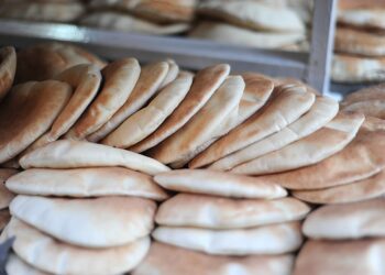 الصناعة والتجارة : رفع سعر الطحين الموحد لن يؤثر على كلفة بيع الخبز