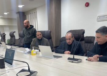 وزير الإدارة المحلية يتفقد غرفة العمليات فجرا لمتابعة تأثير المنخفض