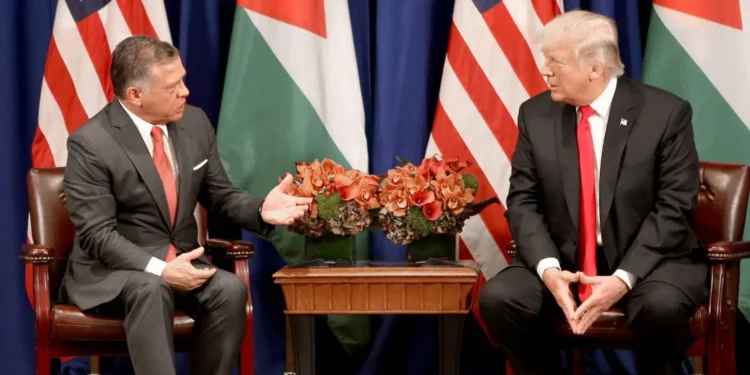 الملك يتلقى دعوة من ترامب للانضمام لمجلس السلام