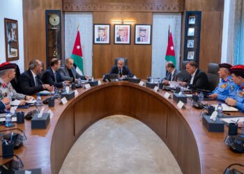 رئيس الوزراء يؤكد أهميَّة التَّعامل مع الظُّروف الجويَّة ومواصلة معالجة الأضرار