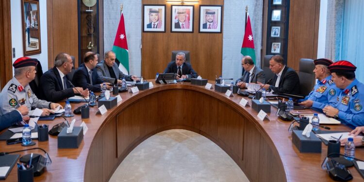 رئيس الوزراء يؤكد أهميَّة التَّعامل مع الظُّروف الجويَّة ومواصلة معالجة الأضرار