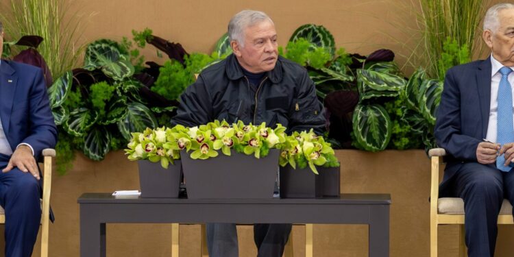 الملك يزور إربد ويفتتح مشاريع ويلتقي وجهاء وممثلين عن أهالي المحافظة