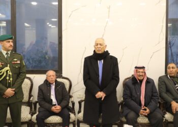 مندوبا عن الملك وولي العهد… العيسوي يعزي عشائر الحويان والمناصير وعازر