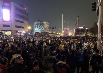 واشنطن تدعو رعاياها إلى مغادرة إيران فورا مع تصاعد الاحتجاجات