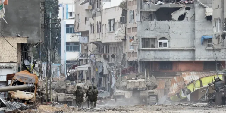 جيش الاحتلال يحذر نتنياهو ويعد خططا لشن هجوم واسع على قطاع غزة