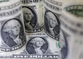 البنك المركزي: انخفاض دولرة الودائع إلى 18%