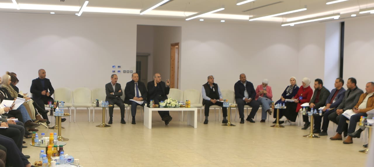 أبو السمن يترأس اجتماعاً لتقييم خطط الطوارئ ومعالجة ملاحظات المنخفضات الأخيرة