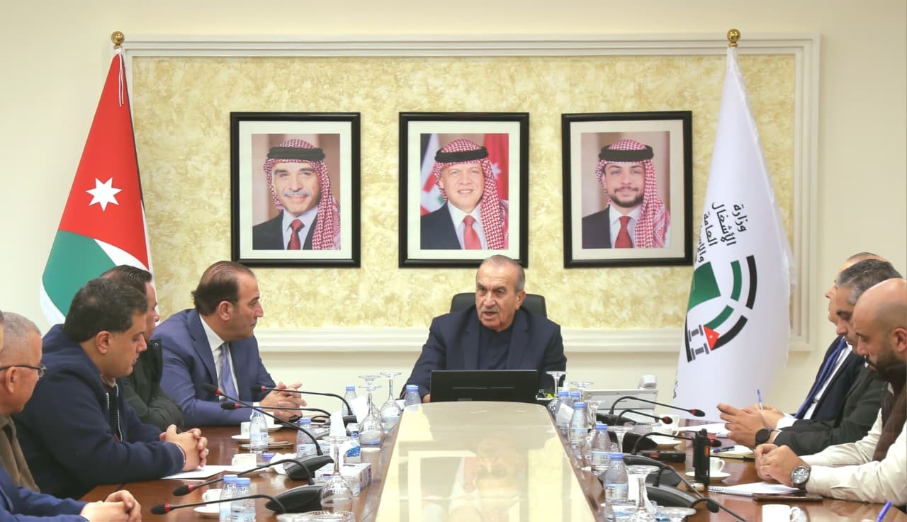 وزير الأشغال يكشف عن توجه لإنشاء وحدة متخصصة بالبنية التحتية