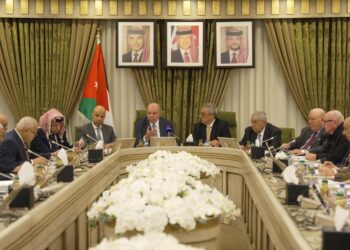 رئيس الأعيان يؤكد ضرورة إطلاع المواطنين على حقيقة الوضع المالي لـ الضمان