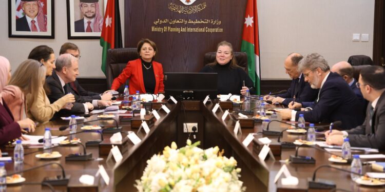 الحكومة: سنعمل لتحقيق أولويات المرحلة الثانية من تحديث القطاع العام