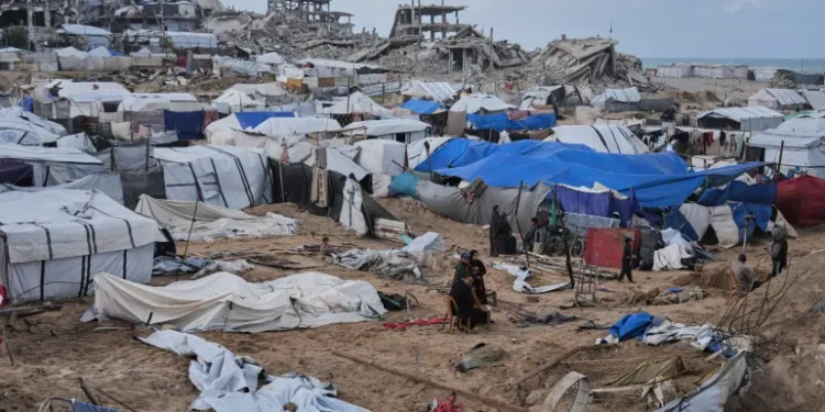 6 شهداء بالبرد والانهيارات في غزة وسط تحذيرات من تداعيات كارثية