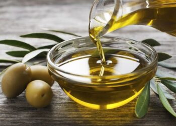 الاستهلاكية العسكرية : 28 حاوية من الزيت التونسي ستصل قبل شهر رمضان