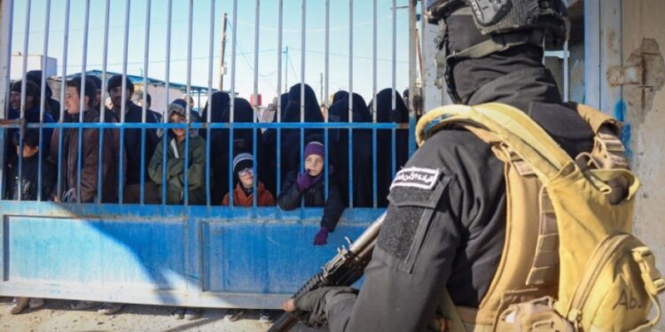 العراق يدعو الدول الأوروبية لتسلّم مواطنيها من معتقلي تنظيم داعش