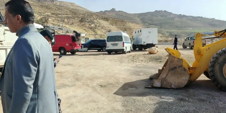 حملة أمنية لإزالة الاعتداءات على شارع الأردن في لواء عين الباشا