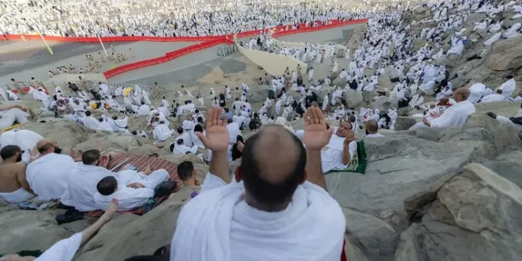 الأوقاف تدعو مواليد 1 نيسان إلى 31 كانون الأول 1954 لتسلّم تصاريح الحج