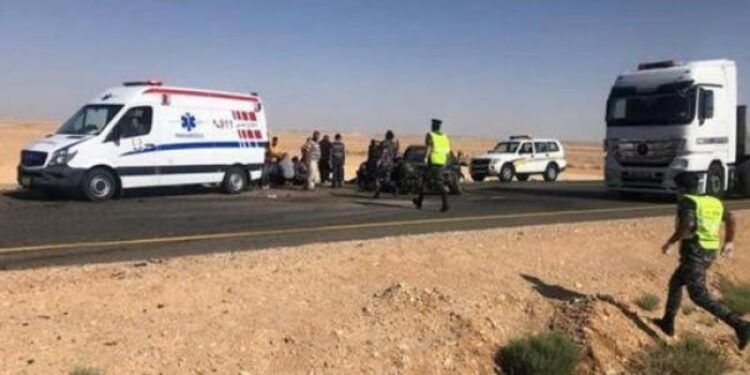 وفاتان بحادث تصادم على الطريق الصحراوي