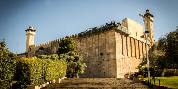 الأردن يدين قرار الاحتلال سحب صلاحيات الحرم الإبراهيمي من بلدية الخليل