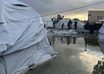غزة تستقبل 2026 بأمنيات بسيطة: كهرباء وشوارع بلا خيام
