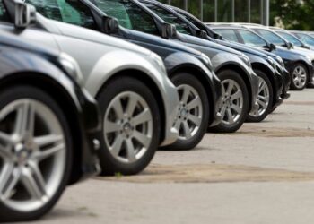 المواصفات: تشديد الرقابة مع الجمارك على تعديلات المركبات المخالفة للقانون
