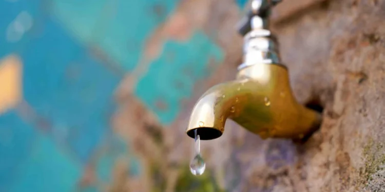 الزعبي: وزير المياه في برج عاجي والبنية التحتية رديئة