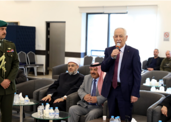 مندوبا عن الملك وولي العهد…العيسوي يعزي آل عابدين