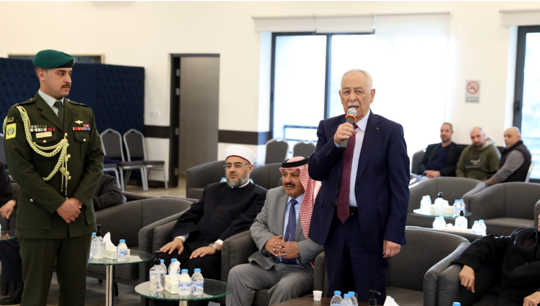 مندوبا عن الملك وولي العهد…العيسوي يعزي آل عابدين