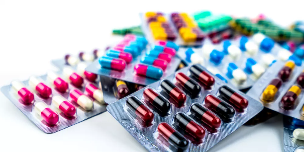 الغذاء والدواء تفعل قرار منع صرف المضادات دون وصفة طبية