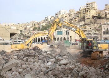 أمانة عمّان تنفذ أعمال هدم في شارع الطلياني ضمن مشروع تطوير أحياء العاصمة