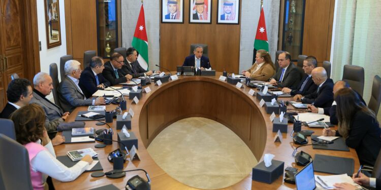 رئيس الوزراء يترأَّس جلسة لمجلس الاستثمار