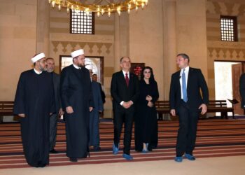 الرئيس الألباني يزور مسجد الملك الحسين في دابوق