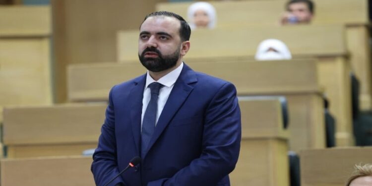 الطوباسي يرد على شائعات الفصل: عضويتي في حزب العمال قائمة رسمياً