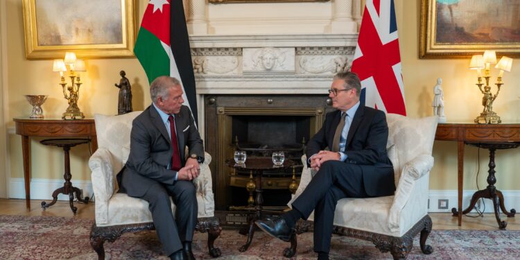 الملك يغادر أرض الوطن في زيارة إلى لندن