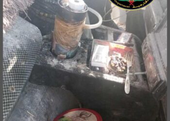 ضبط سائق يدخن الأرجيلة أثناء قيادته على طريق المطار