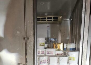 ضبط 1390 كغم ألبان وأجبان مجهولة المصدر وبعلامة تجارية وهمية